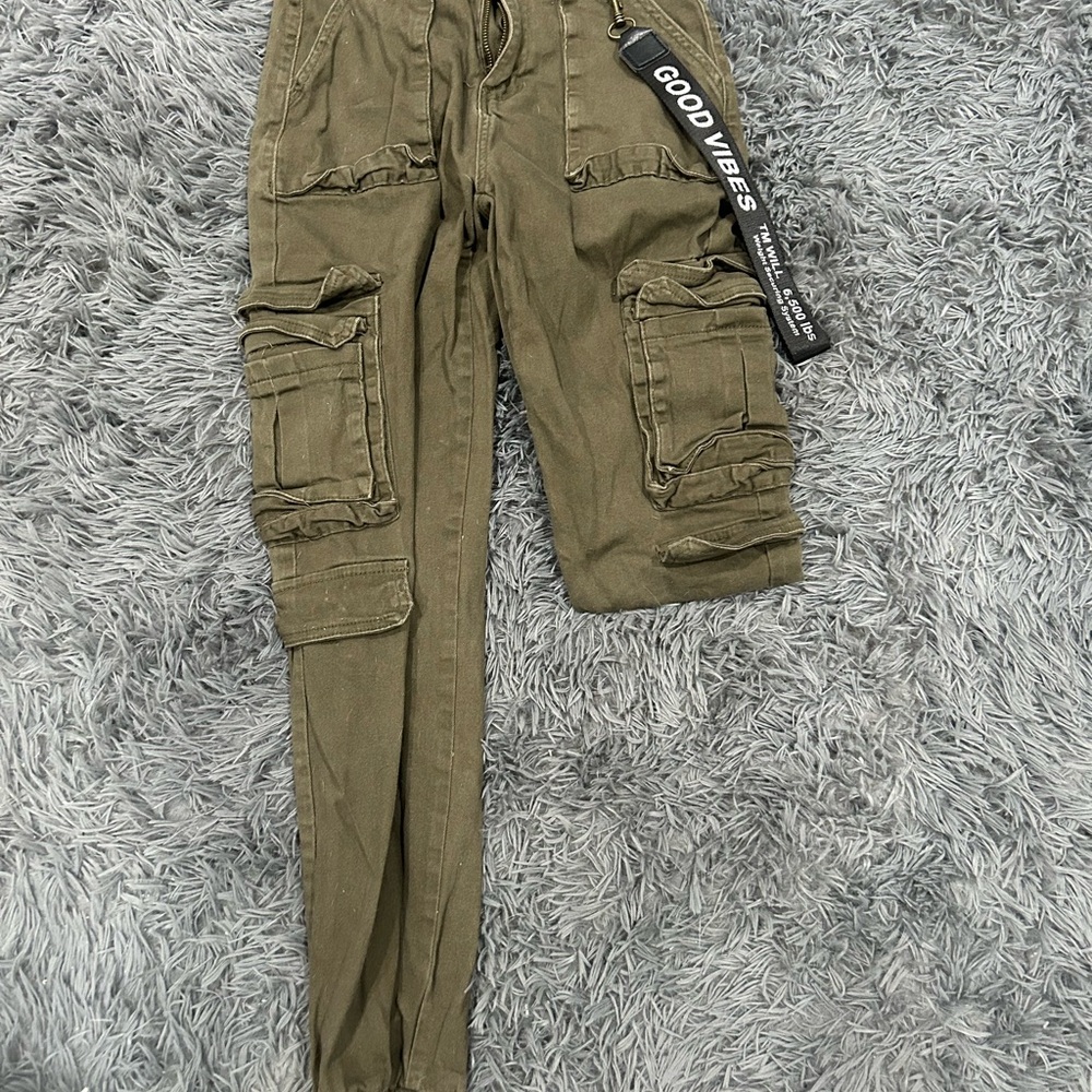 Women’s Olive Cargo Pants